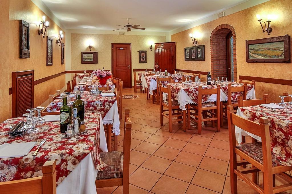 Trattoria Milani Hotel Lonato Exterior photo
