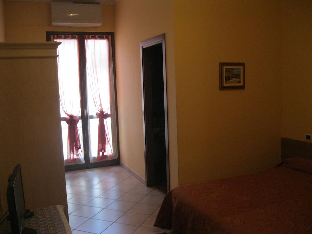Trattoria Milani Hotel Lonato Exterior photo
